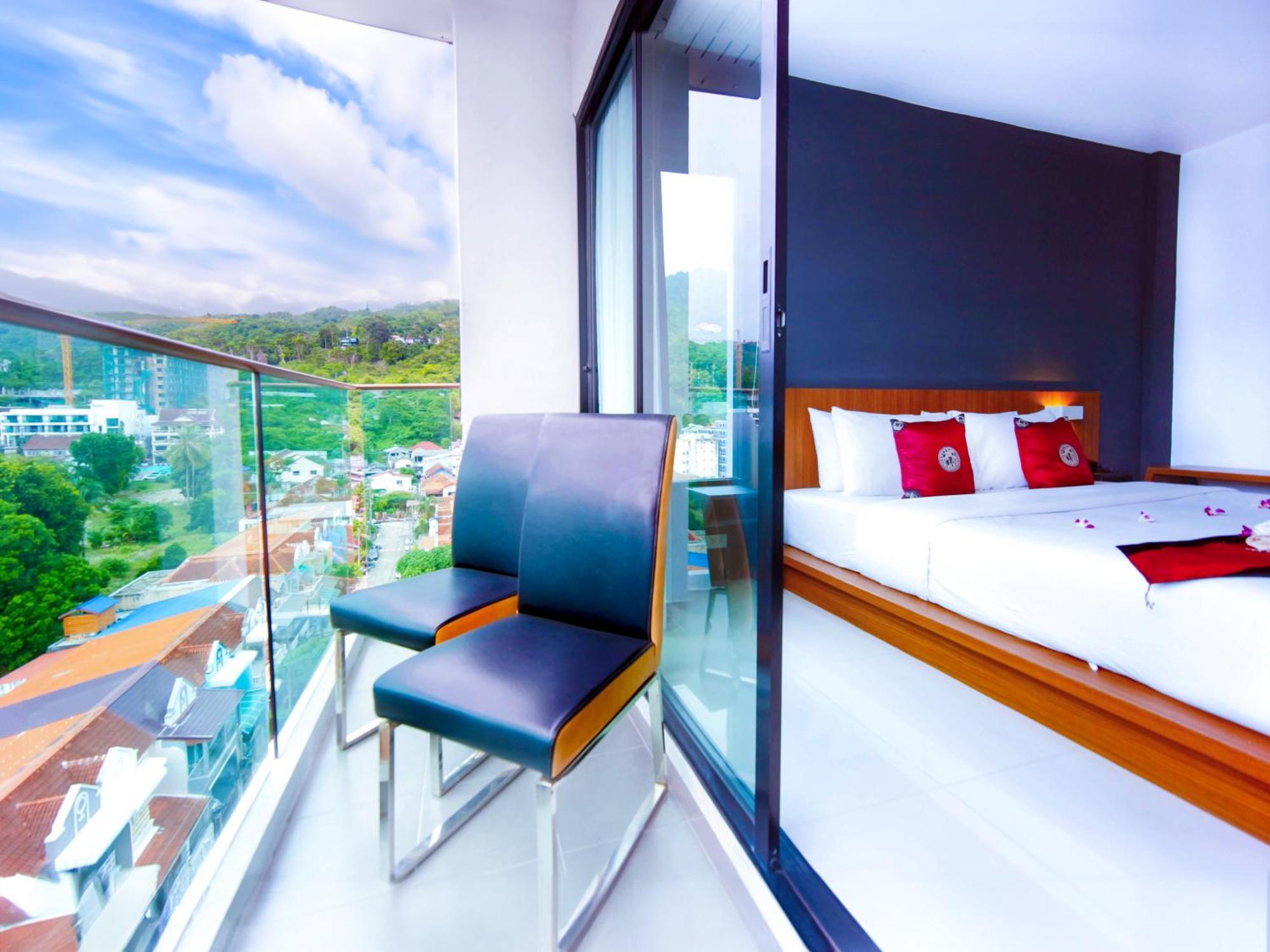 Phoenix Grand Patong Exterior photo