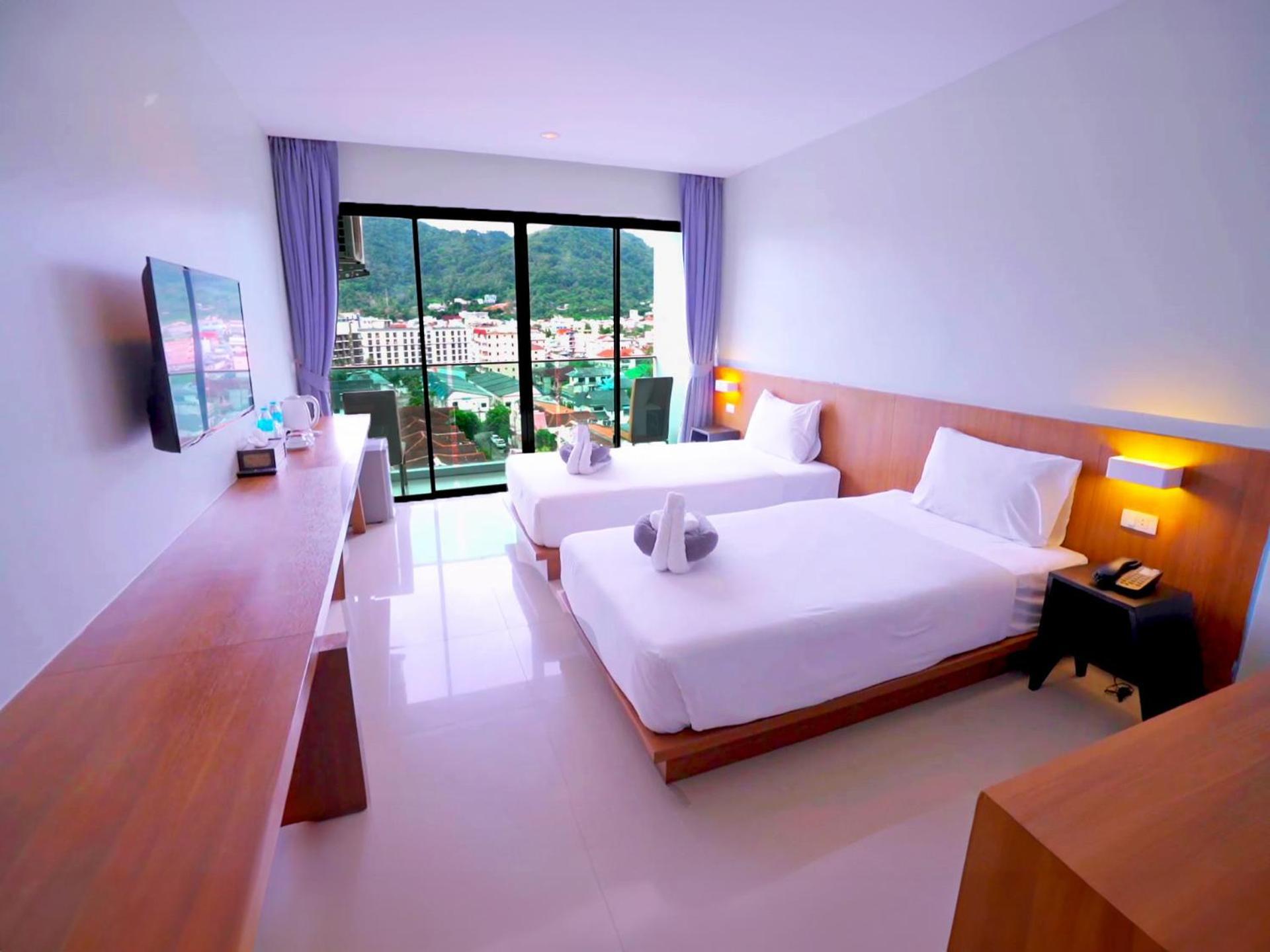 Phoenix Grand Patong Exterior photo